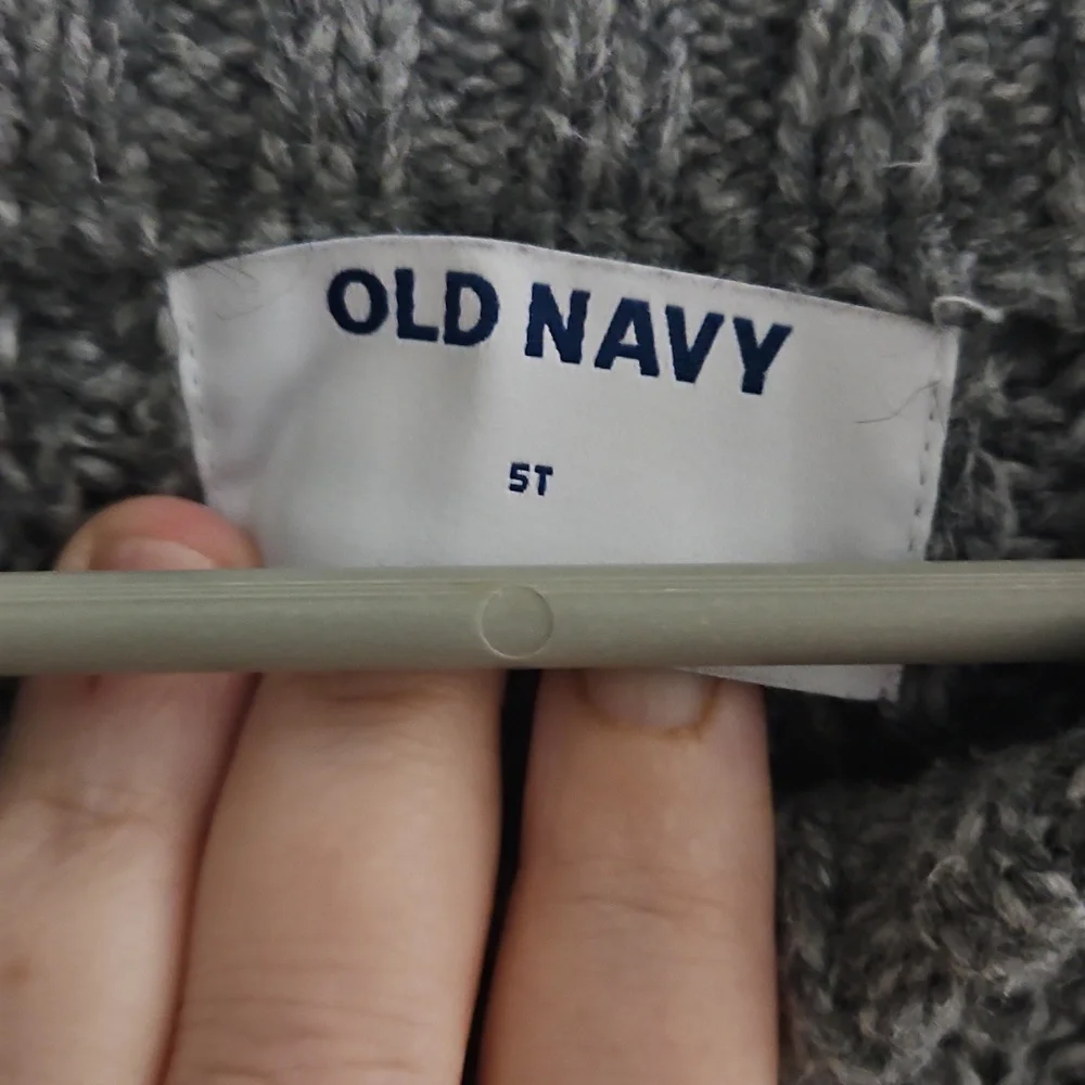 5T Old Navy Gray Crew‎ Neck Sweater with Ribbed Texture